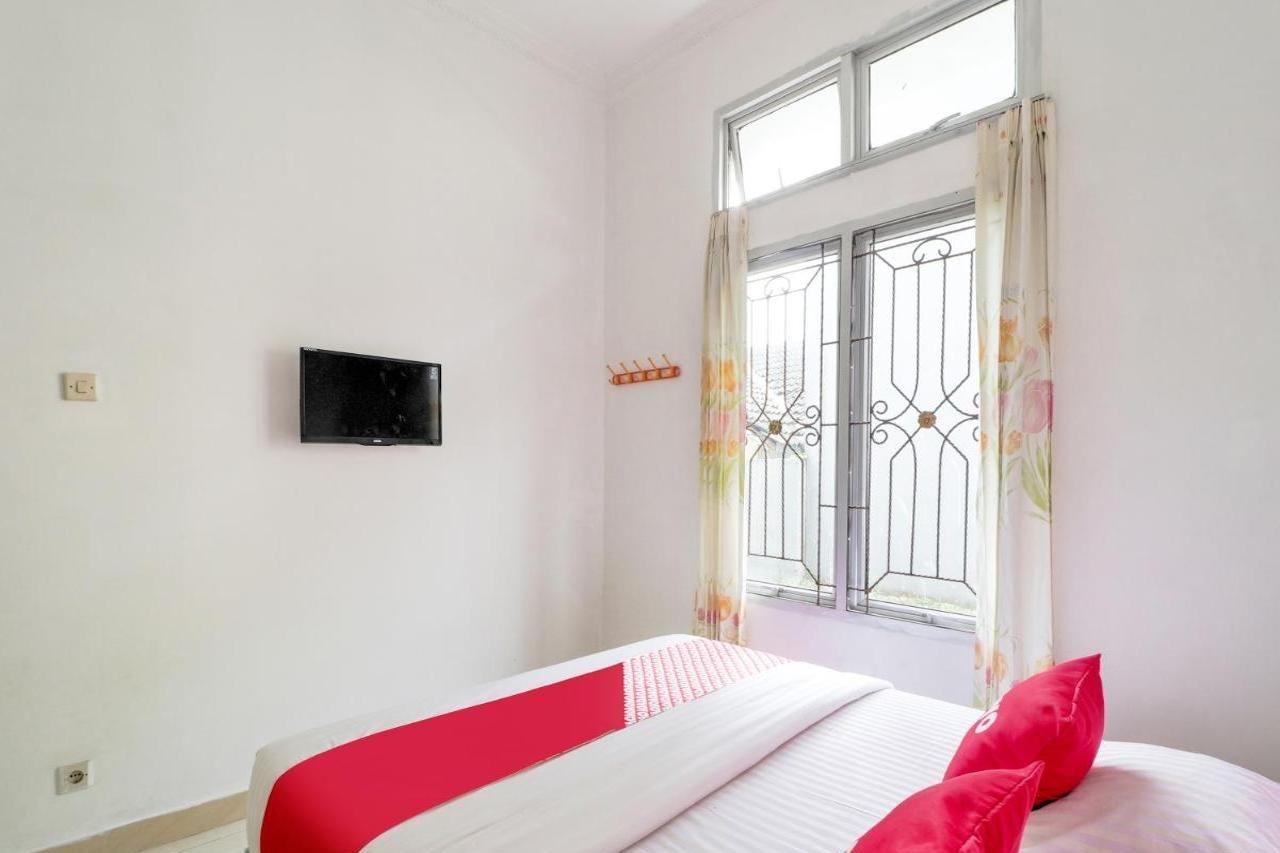 Oyo 2997 Grand Suites Palace 2 Sindanglaya المظهر الخارجي الصورة